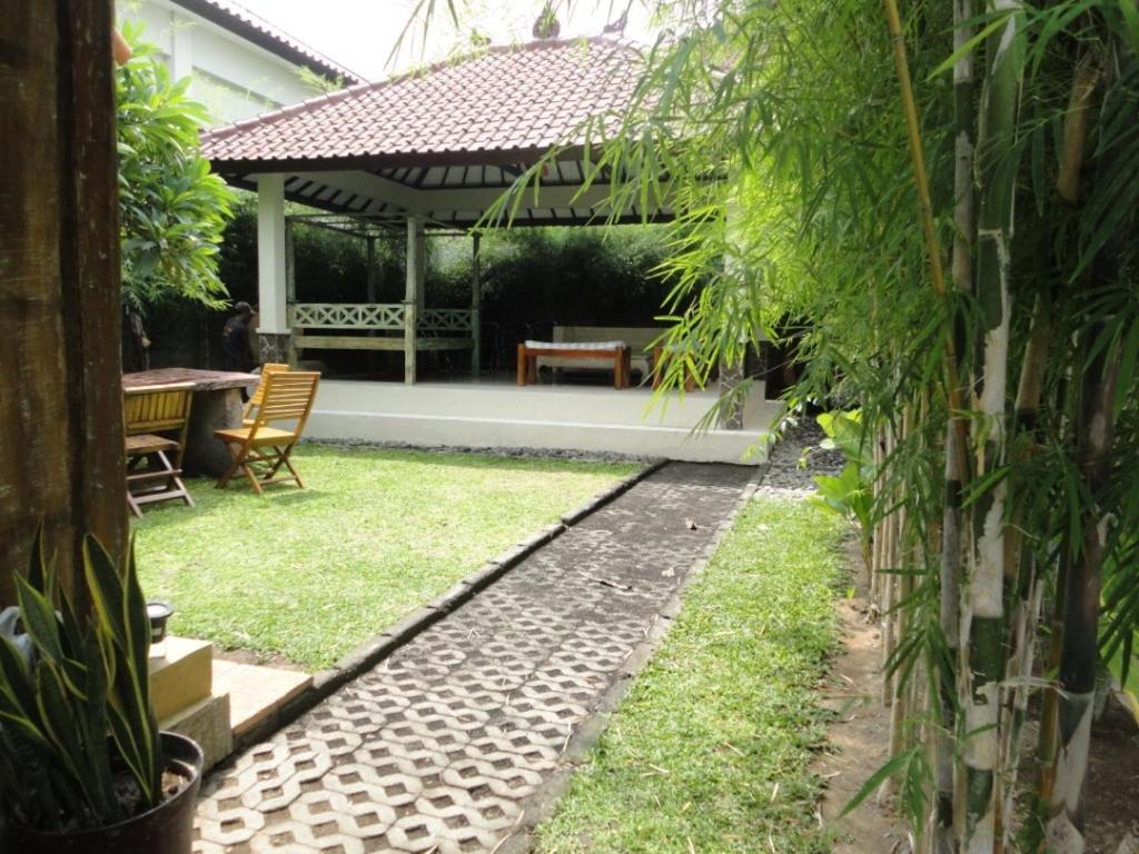 Urbanview Hotel Wayan Mansion Denpasar Zewnętrze zdjęcie