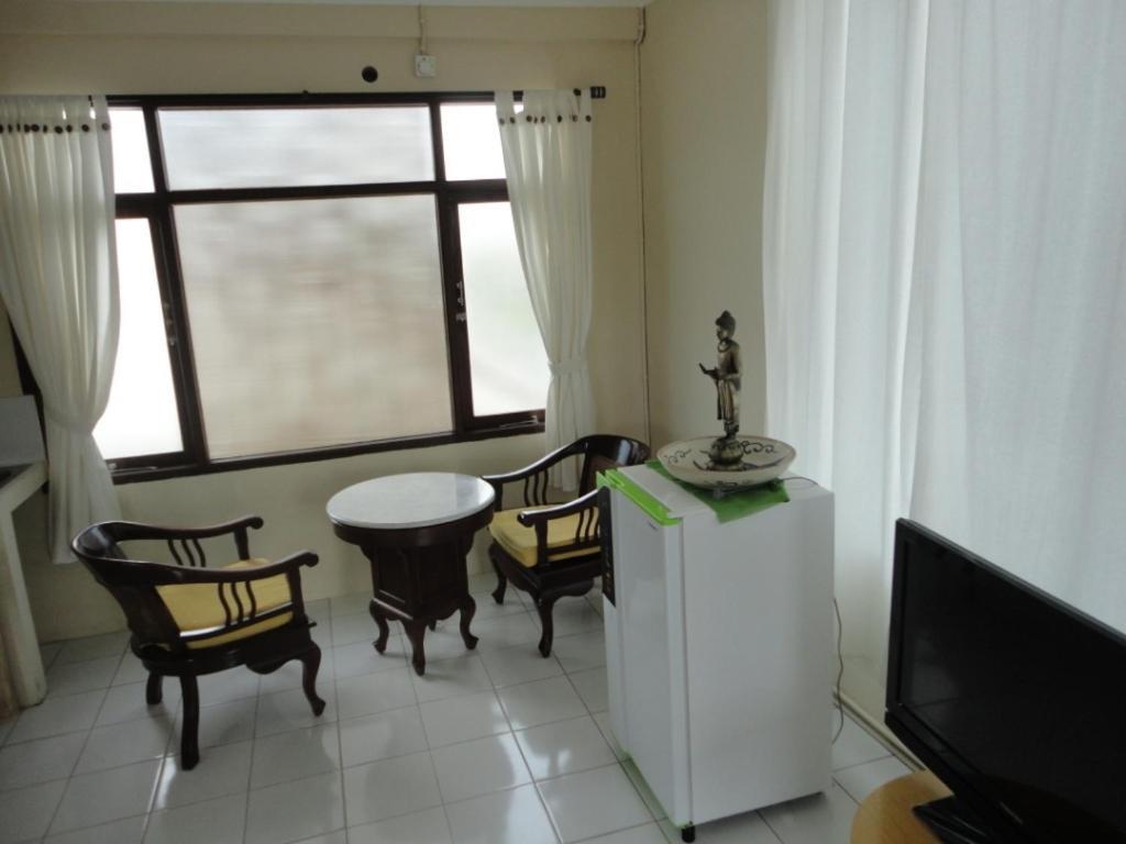Urbanview Hotel Wayan Mansion Denpasar Pokój zdjęcie
