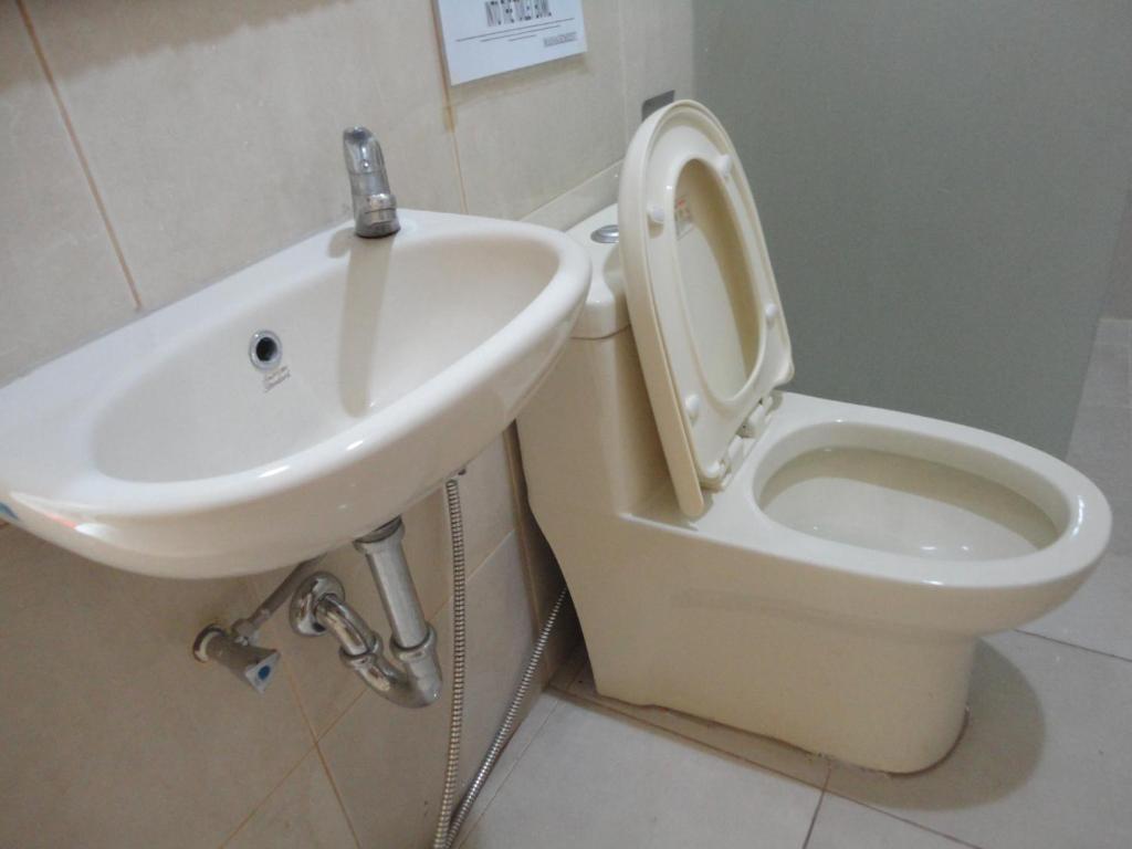 Urbanview Hotel Wayan Mansion Denpasar Zewnętrze zdjęcie